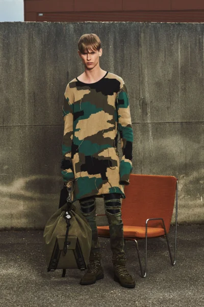 Look 18
